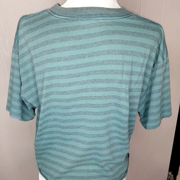 VTG‎ Y2K Graphic Crop top - Picture 2 of 3